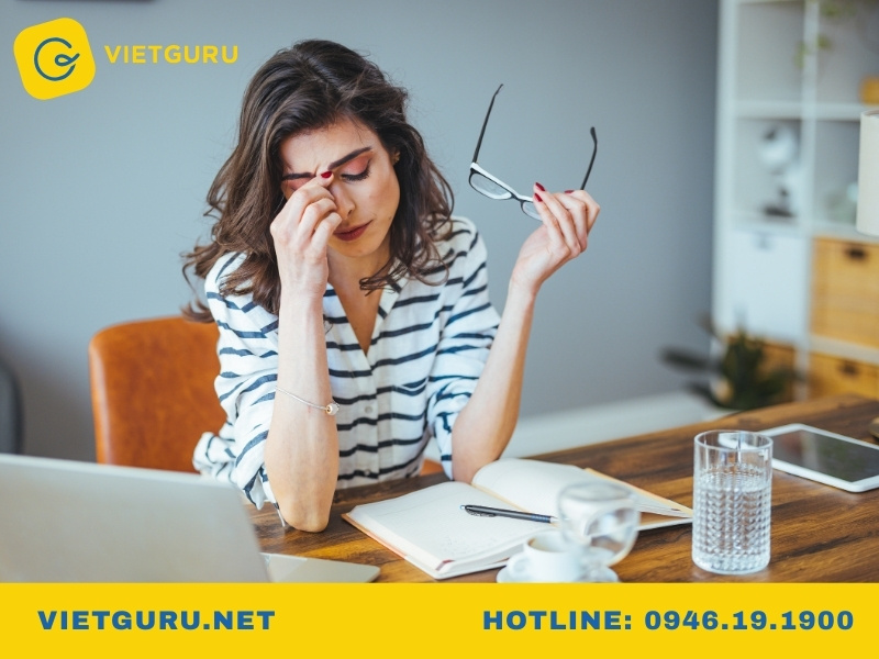 Có nên thuê viết luận văn không? Lợi ích và rủi ro bạn cần biết Giảm stress và áp lực
