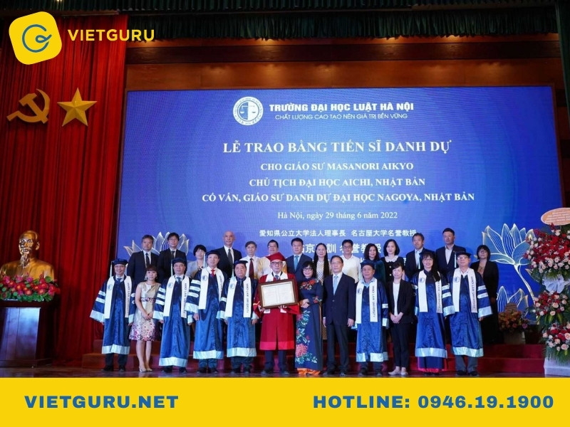 Tiến sĩ danh dự là gì? Những điểm khác biệt gì so với “tiến sĩ thường” Điều kiện để được cấp bằng tiến sĩ danh dự