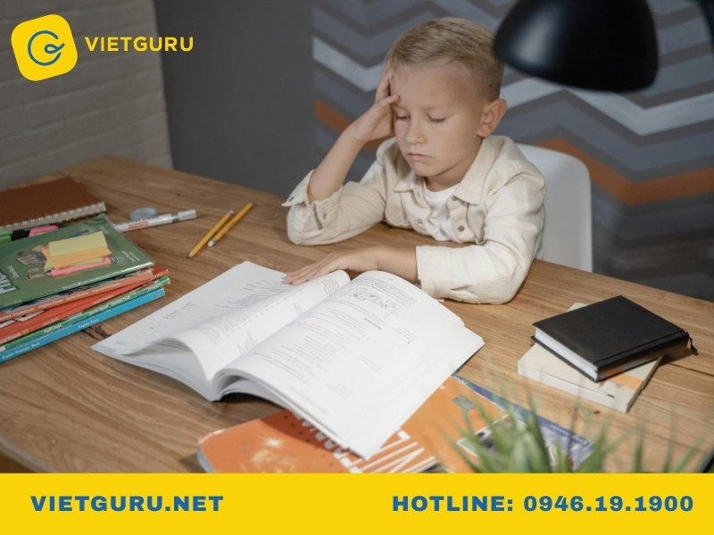 Phân tích mơ hồ, không dựa trên dữ liệu thực tế