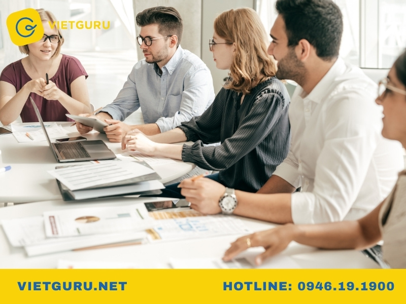 MBA là gì? Lợi ích, chi phí và cơ hội nghề nghiệp Executive MBA (EMBA)