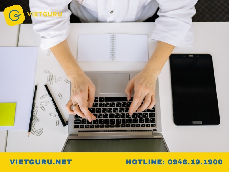 Đính kèm tài liệu gì để email thuyết phục hơn?