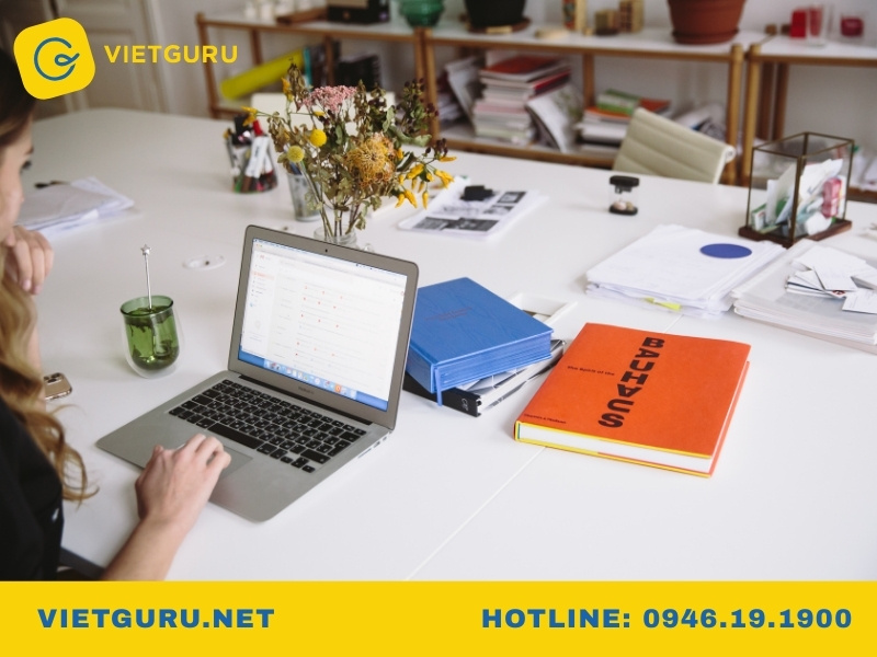 Bước 2: Tổng quan tài liệu để tìm ra lý thuyết phù hợp