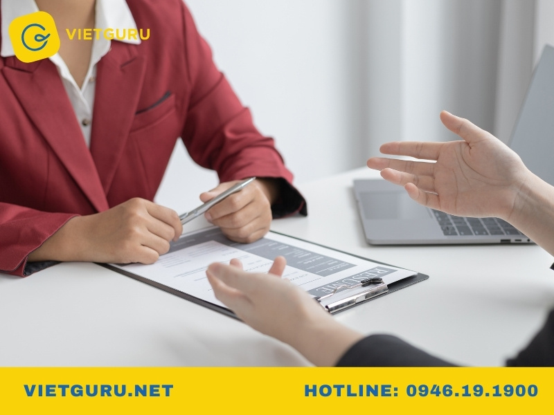 Những câu hỏi nên hỏi nhà tuyển dụng để gây ấn tượng và tìm hiểu công việc các câu hỏi nên hỏi nhà tuyển dụng về lương và phúc lợi