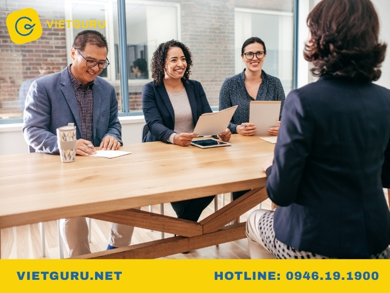 Những câu hỏi nên hỏi nhà tuyển dụng để gây ấn tượng và tìm hiểu công việc Tại sao nên đặt câu hỏi cho nhà tuyển dụng khi phỏng vấn?